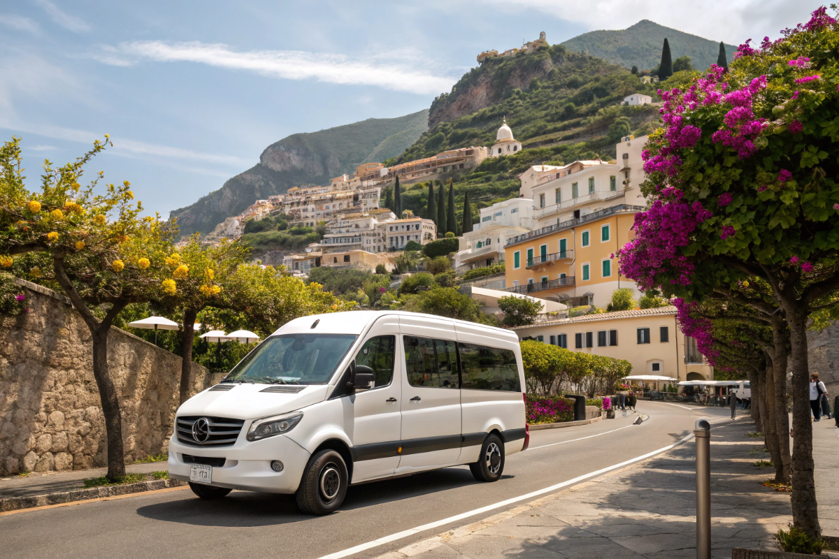 Navetta shuttle per il trasporto dal parcheggio al centro di Maiori